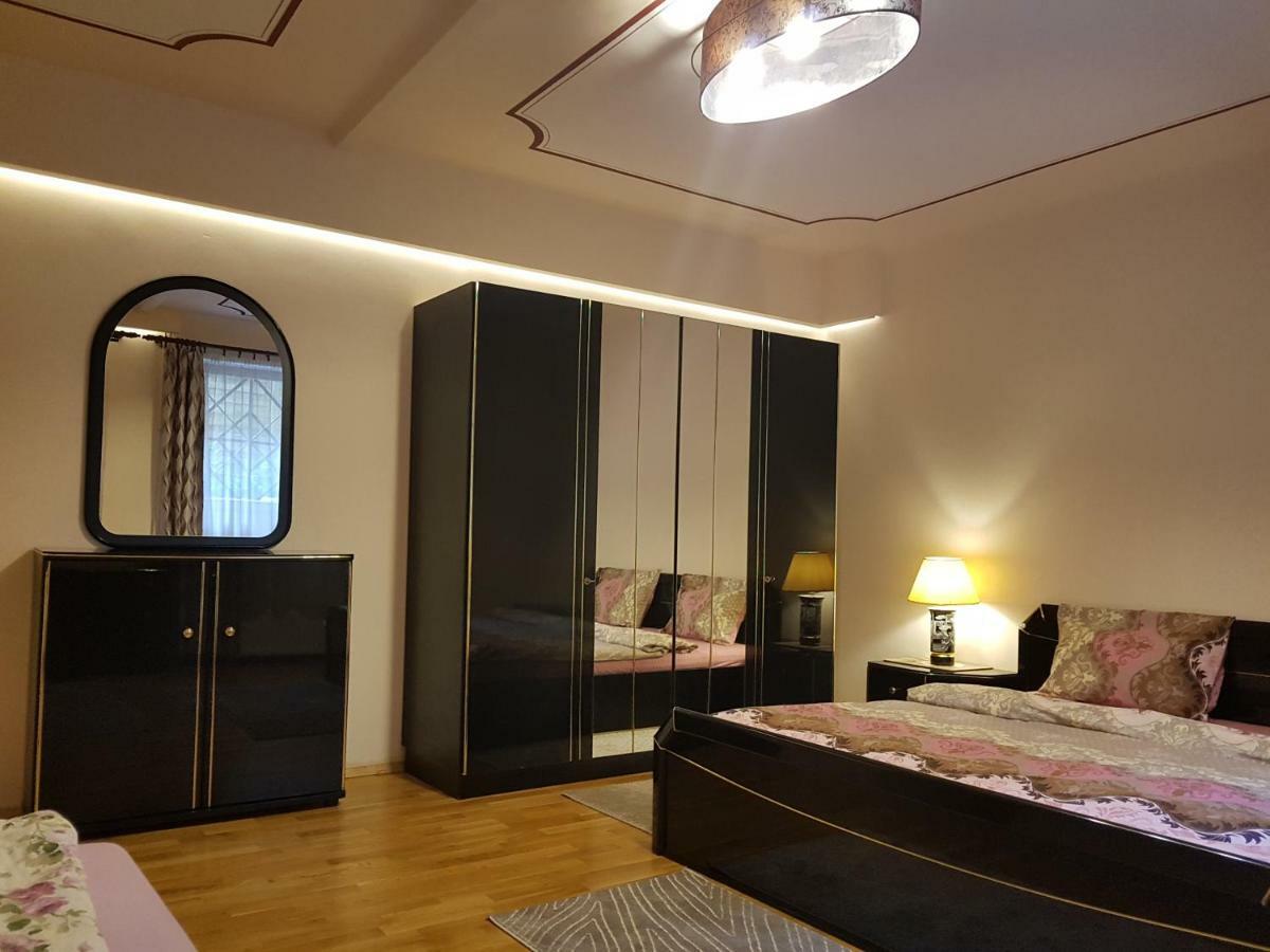 Palma Villa In City Park Budapest - Semi Suteren エクステリア 写真