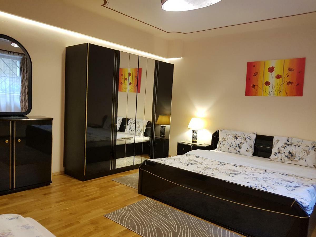 Palma Villa In City Park Budapest - Semi Suteren エクステリア 写真