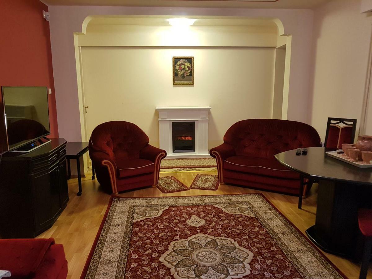 Palma Villa In City Park Budapest - Semi Suteren エクステリア 写真